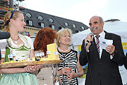 Artur Steinmann, Präsident Frankenwein, begrüßte die Gäste des Bayerischen Genussfestvials 2014 auf dem Odeonsplatz (©Foto: Ingrid Grossmann)
